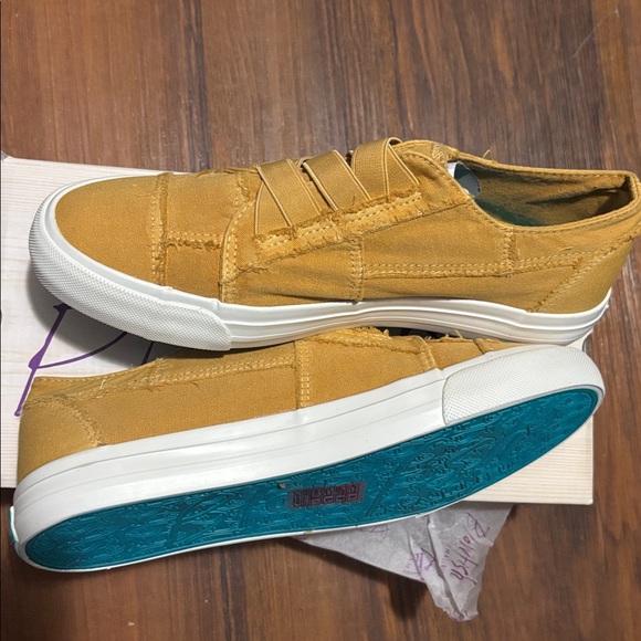 Blowfish Malibu Casual Mustard Sneakers size 9 women - Picture 3 of 5